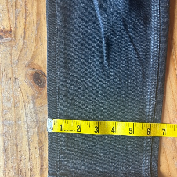 Guess Jeans Tapered High Mom Jean Size 25 - Picture 5 of 6